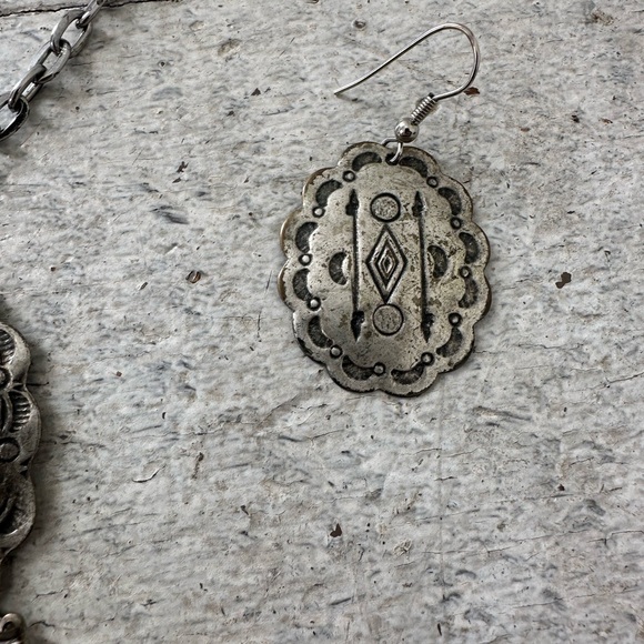 Vintage Concho Feather Native Southwestern Boho Sweater Clip And Earrings Set - Picture 6 of 9